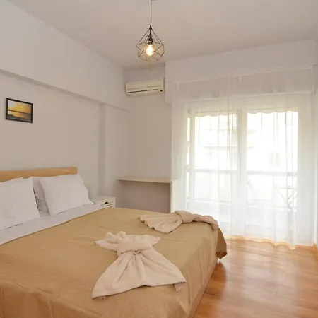 Acropolis Area 2 Bedroom 2 Min From Metro Syngrou
